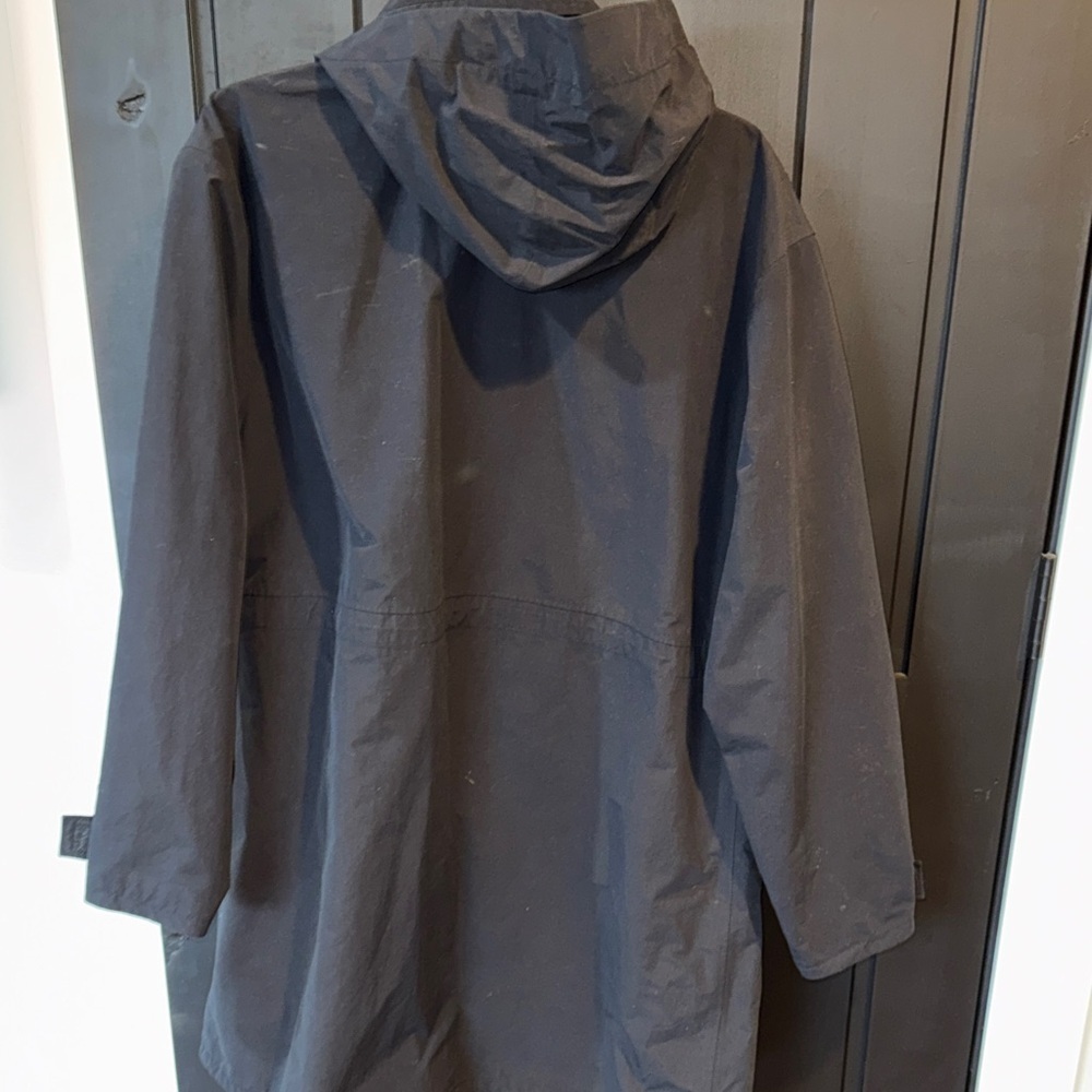 The North Face black hooded rain coat - Picture 5 of 6